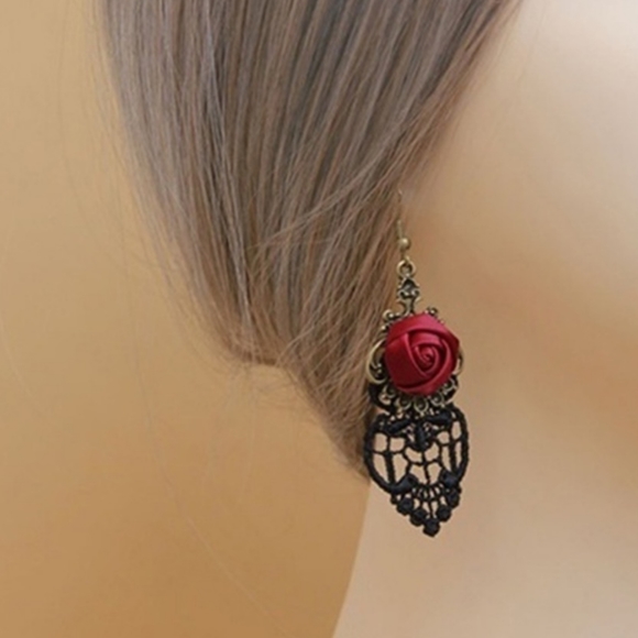 Earrings - Picture 3 of 5